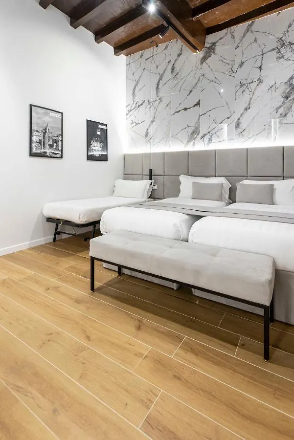 Home At Rome Luxury Navona 0*,